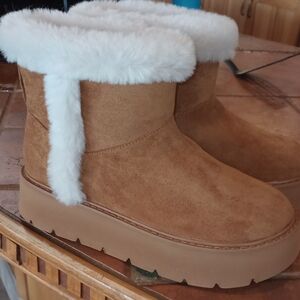 Women's Tan Faux Suede Boots with White Fur Trim